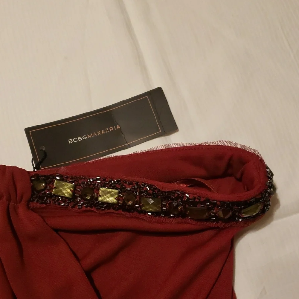 BCBGMAXAZRIA Elegant Red One-Shoulder Top - Picture 3 of 8